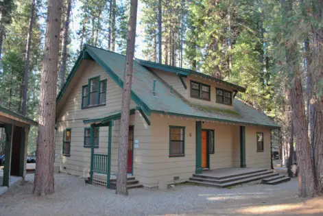 4 Day Yosemite Park Deluxe Vacation Home + Tour for 10